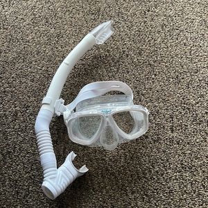 Snorkeling set
